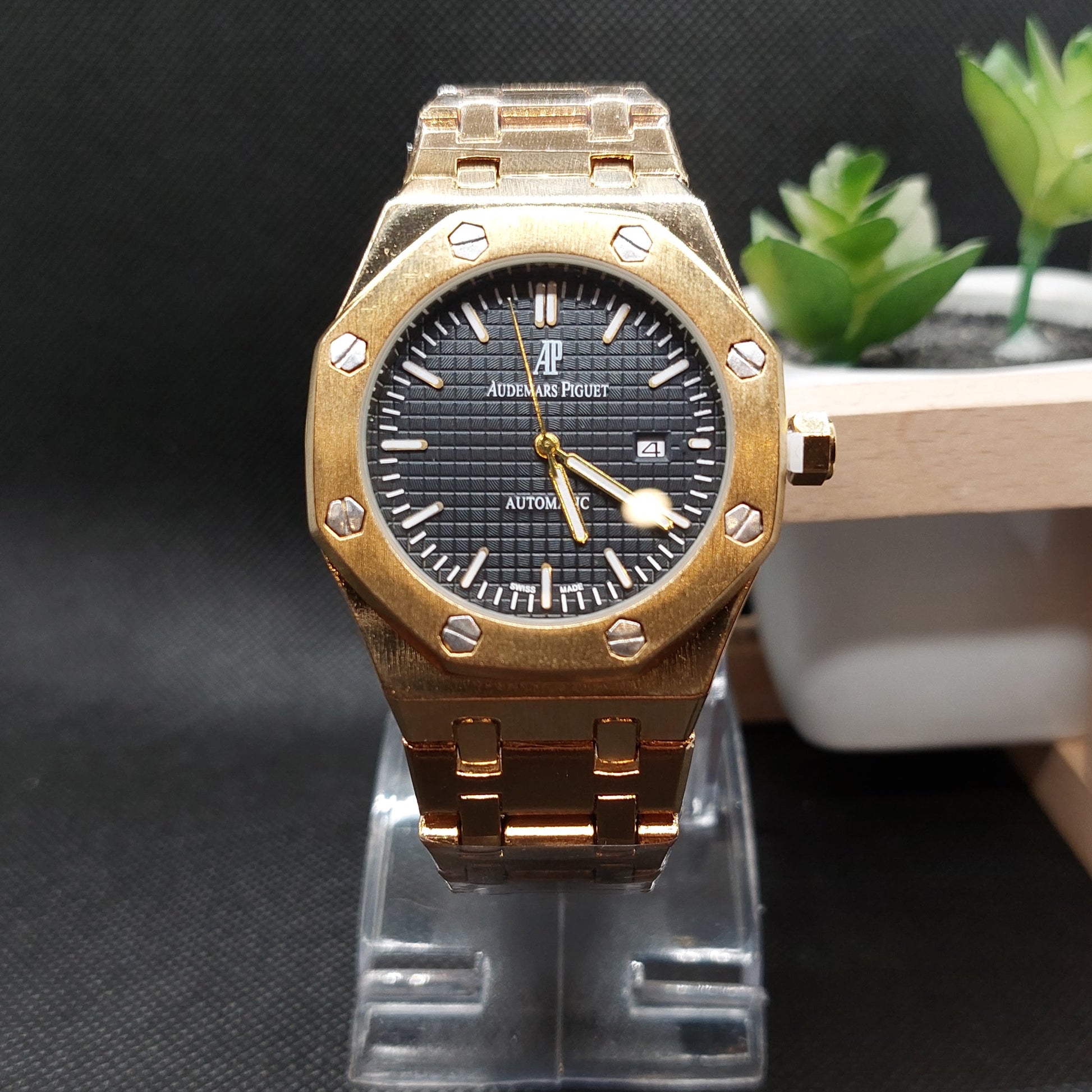 Audemars Piguet Gold Chain - Gold Case & Black Dial - Saturn Watches